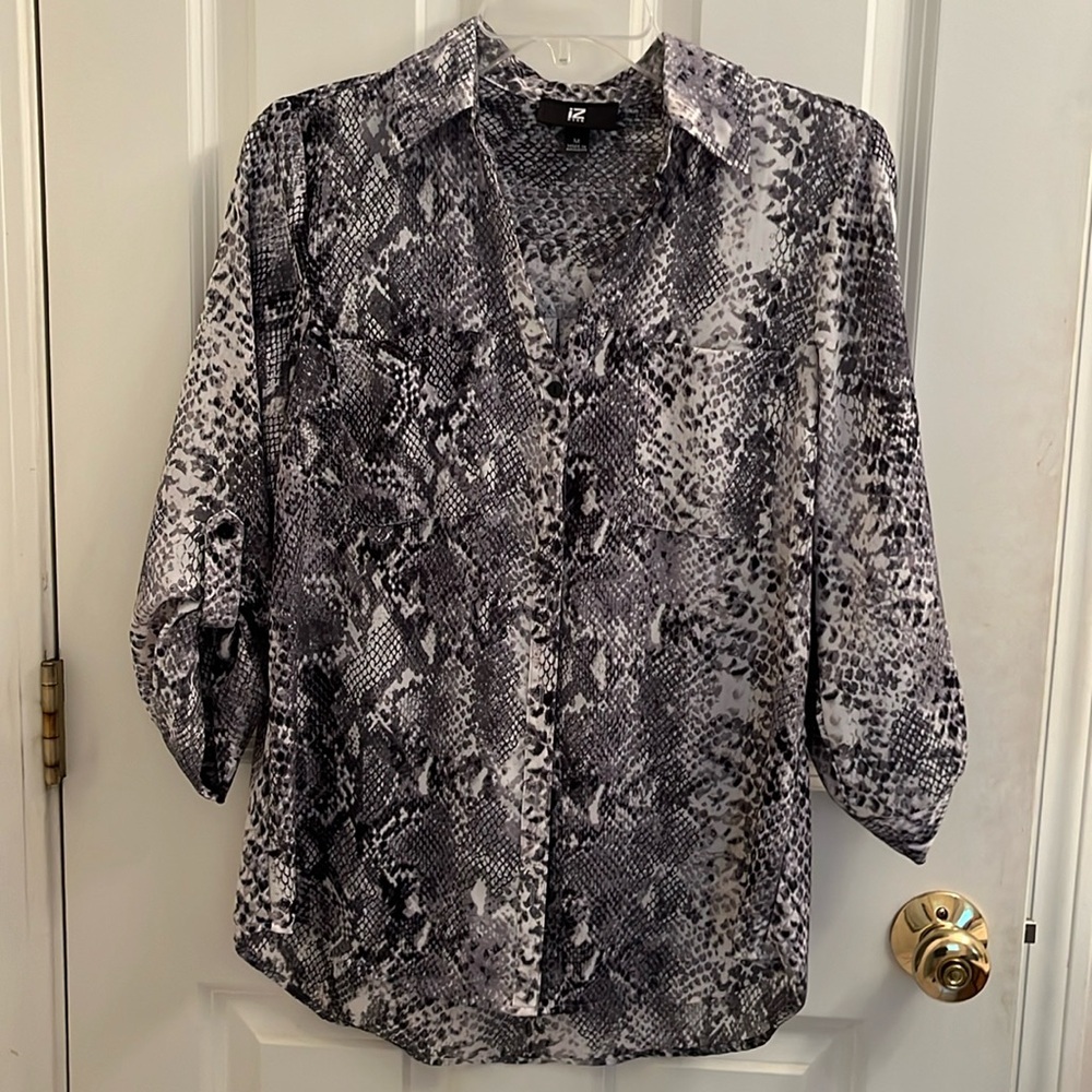 iZ Blouse 3/4 Slleve Size Medium